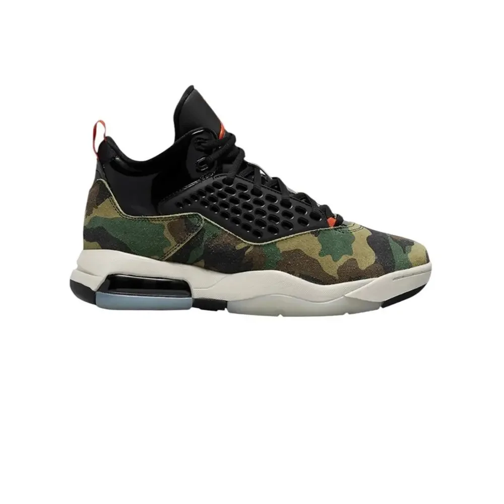Jordan Men's Camo Maxin 200 in Multiple Sizes.